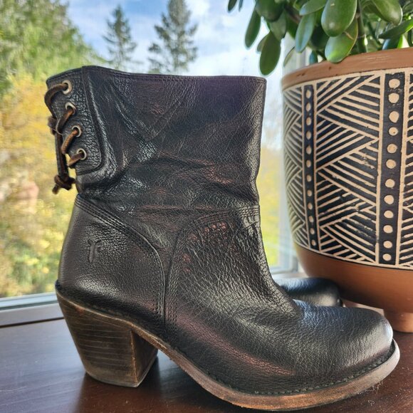 Frye Carmen Lace Up Black Leather Western Booties (Size 7) - Picture 8 of 8